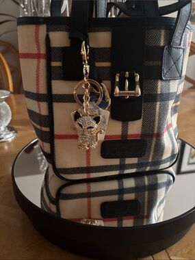 RARE EUC DOONEY & BOURKE BUCKET BAG